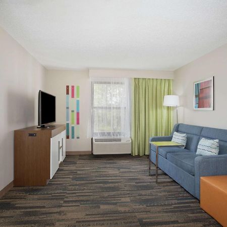 Hampton Inn & Suites Kansas City-Merriam Exterior foto