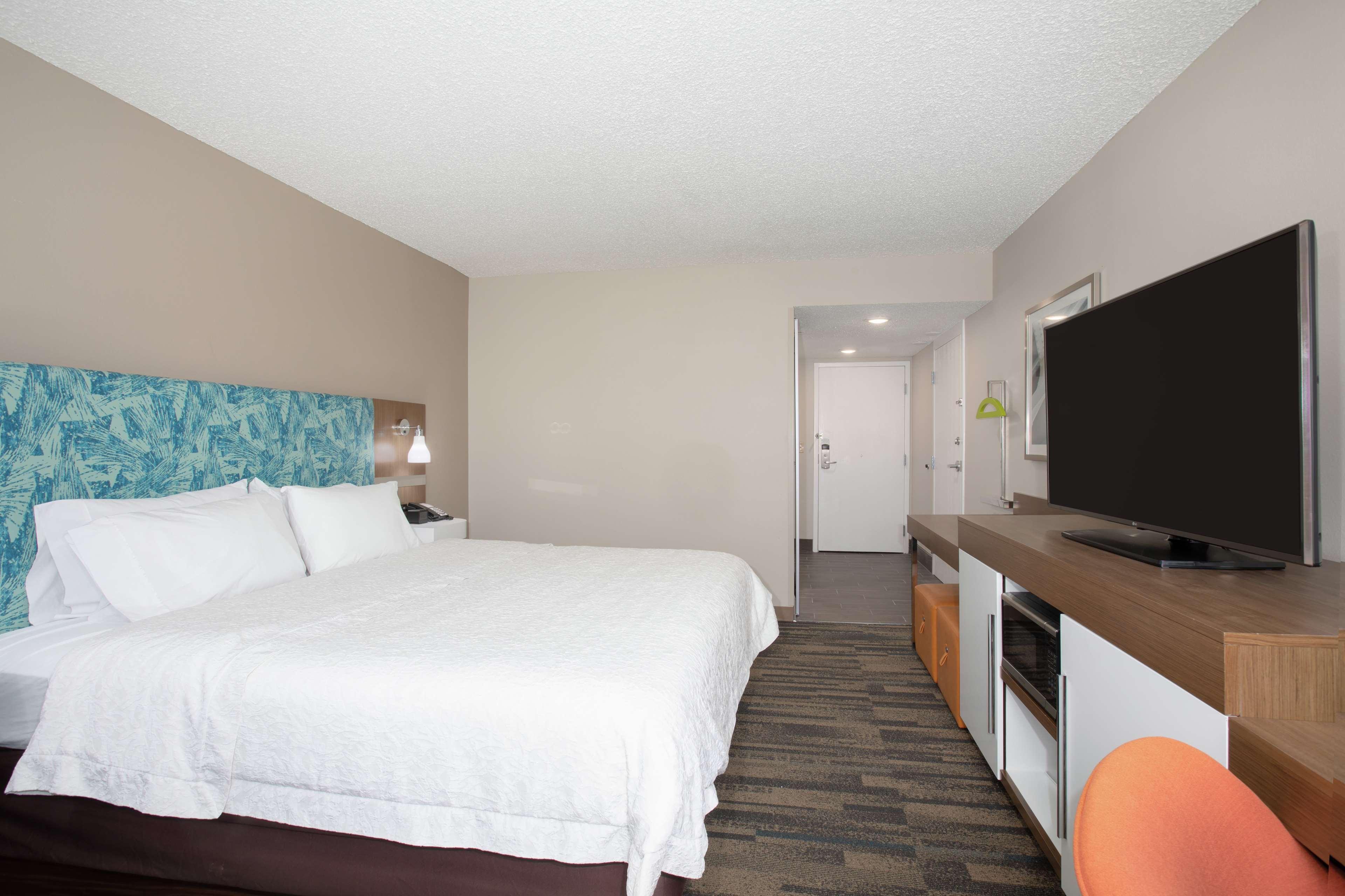 Hampton Inn & Suites Kansas City-Merriam Exterior foto
