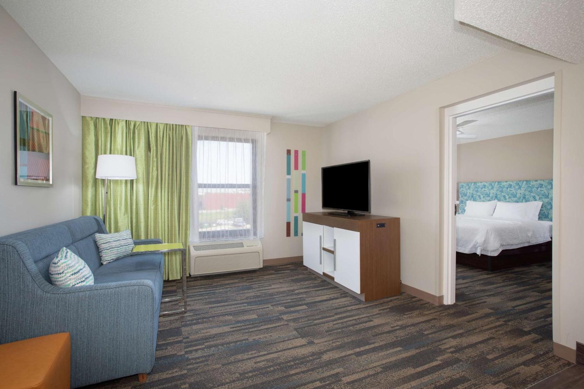 Hampton Inn & Suites Kansas City-Merriam Exterior foto